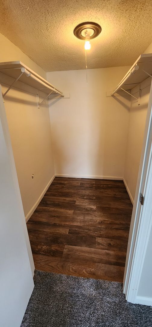 Building Photo - 3Bed/2Bath Duplex Near KU MED Available Soon!