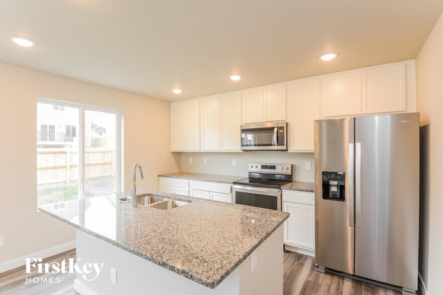 Building Photo - 10645 Luneth Dr
