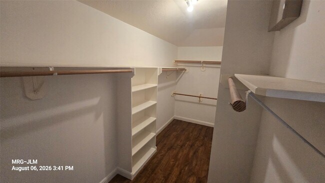 Building Photo - 7239 Foxbrook Dr