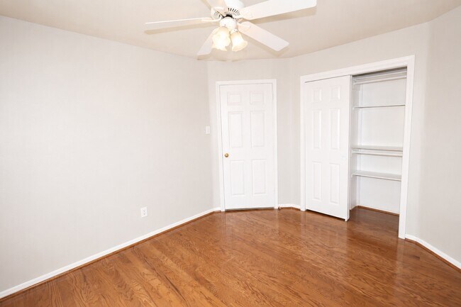 Building Photo - 7014 Morningside Dr