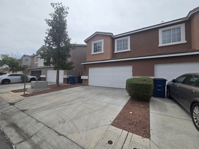 Building Photo - Lock in $1795 Off your third month rent - 3 Bedroom Home near North Las Vegas