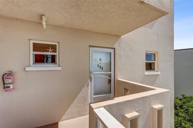 Building Photo - 4040 Ironwood Cir