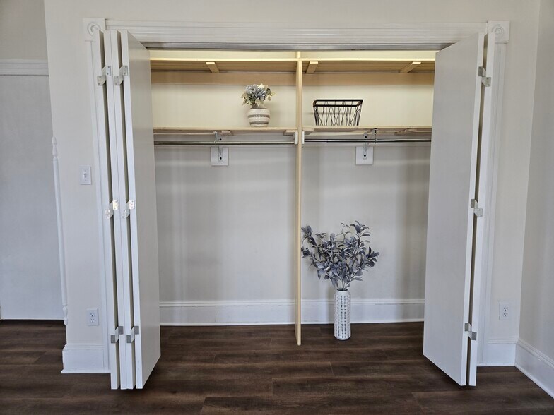 Building Photo - 100 Melvin Ave