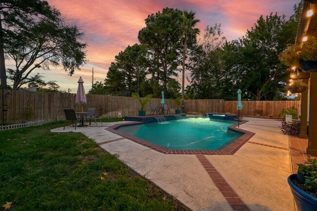 Building Photo - 1507 Buchans Dr