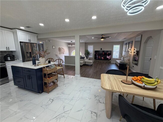 Building Photo - 934 Bay Ridge Dr