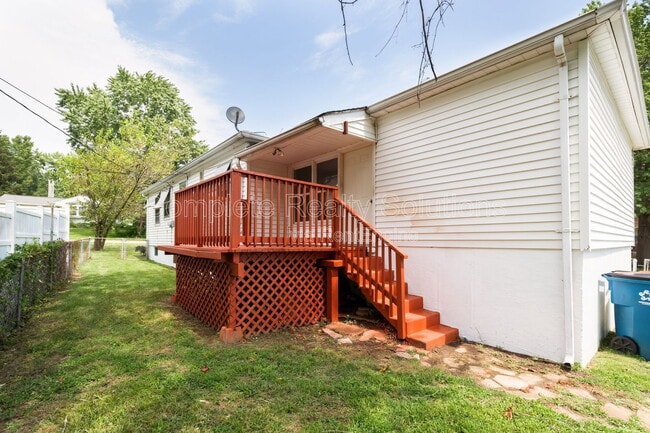 Building Photo - 9551 Cantwell Dr
