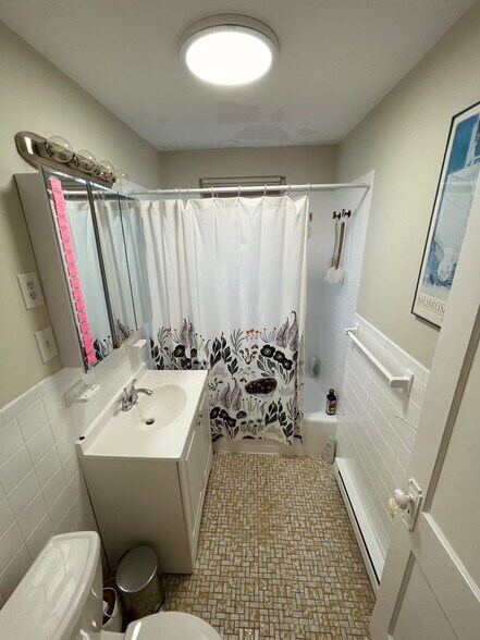 Building Photo - 402 Highland Ave