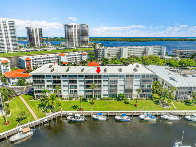 Building Photo - 29 Yacht Club Dr