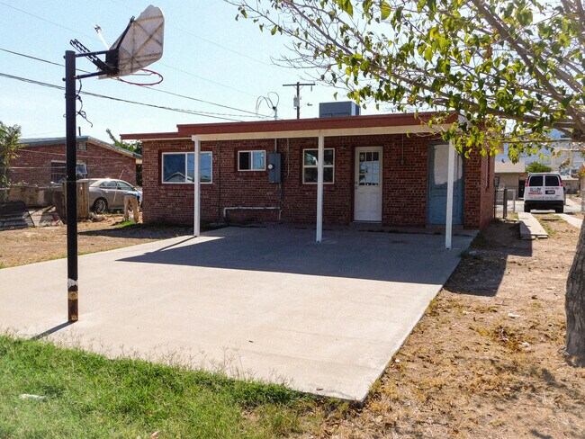 Building Photo - 8308 Capitan Cir