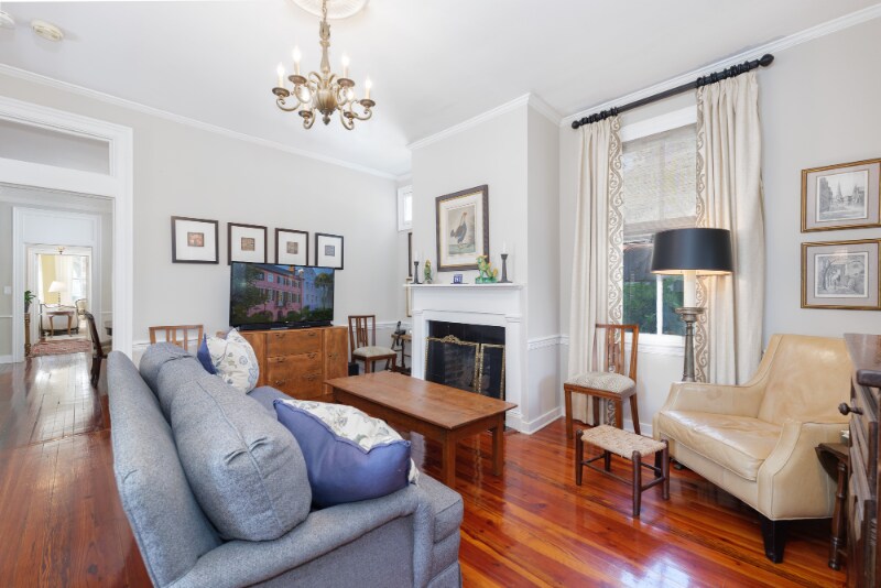 Building Photo - 151 Tradd St