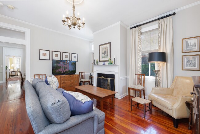 Building Photo - 151 Tradd St
