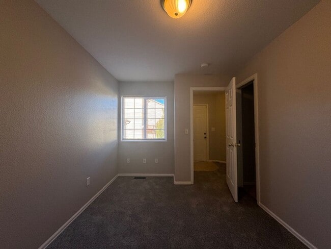 Building Photo - 710 Cima Vista Point