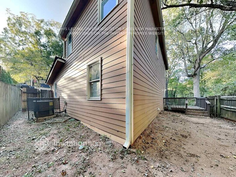 Building Photo - 94 Ericson St SE