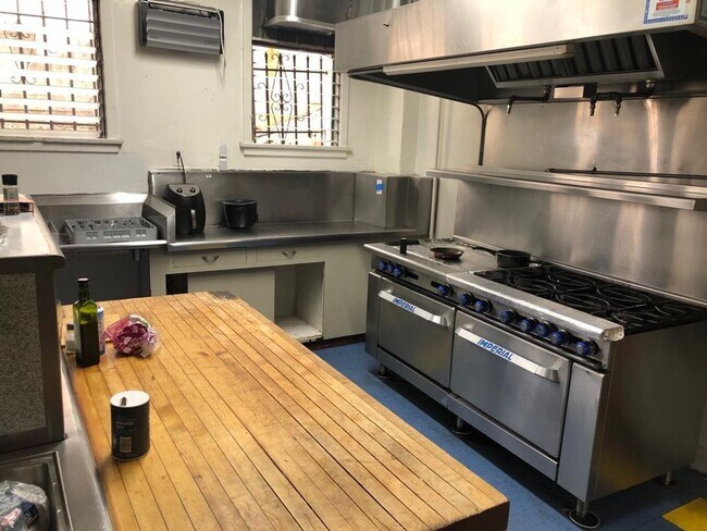 Building Photo - 840 Hilgard Ave