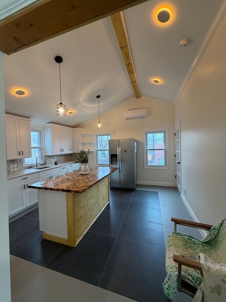 Building Photo - 39 Jackson St