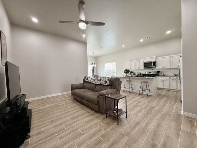 Building Photo - 51069 Purple Mat Ave