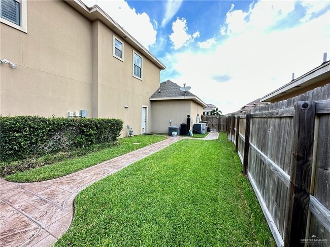 Building Photo - 1208 Rocotillo Ln