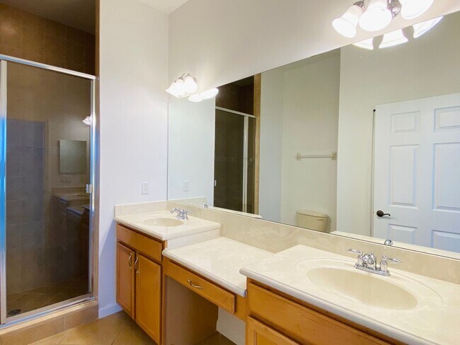 Building Photo - Baldwin Park Beauty! 3 Bed, 2 Bath 3rd Flo...