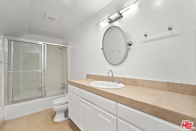 Building Photo - 717 Alta Dr