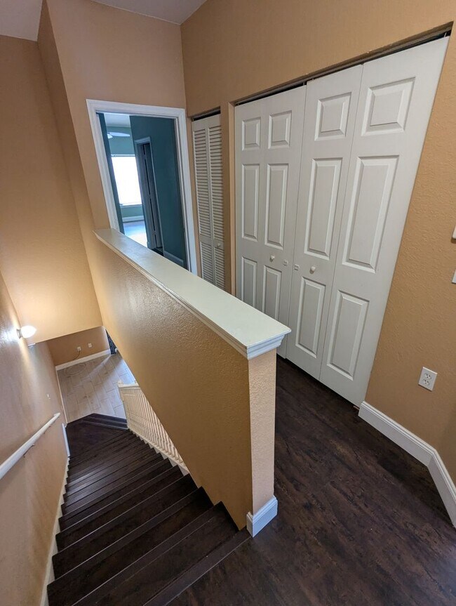 Building Photo - 2 Bedroom / 2.5 Bathroom Townhome – Magnolia Place