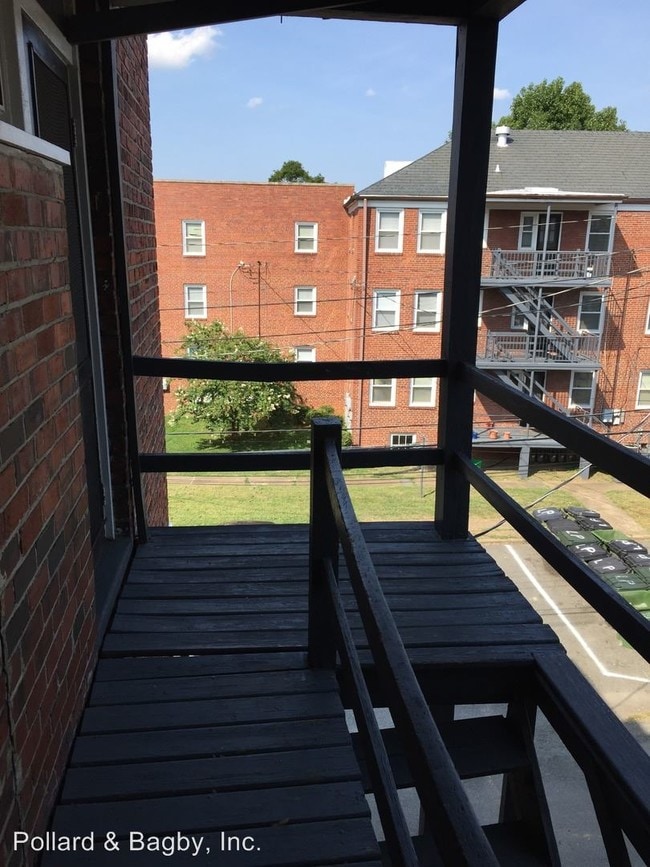 Building Photo - 509 N Mulberry St