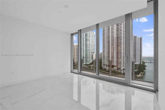 Building Photo - 300 Biscayne Blvd Way