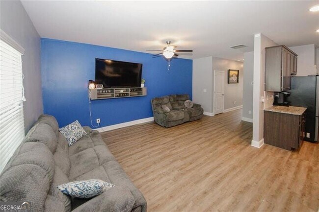 Building Photo - 10162 Benton Woods Dr