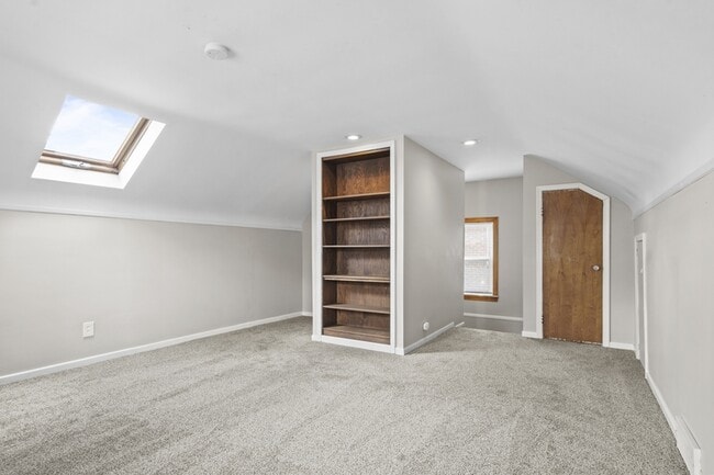 Building Photo - 15645 Warwick Ave