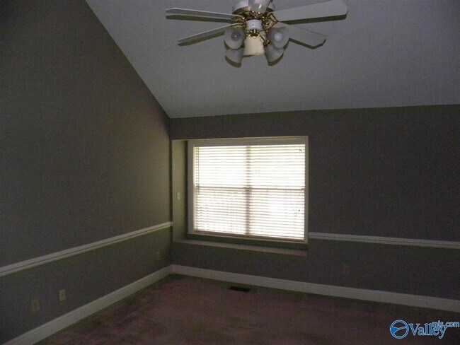 Building Photo - 101 Emerald Ln