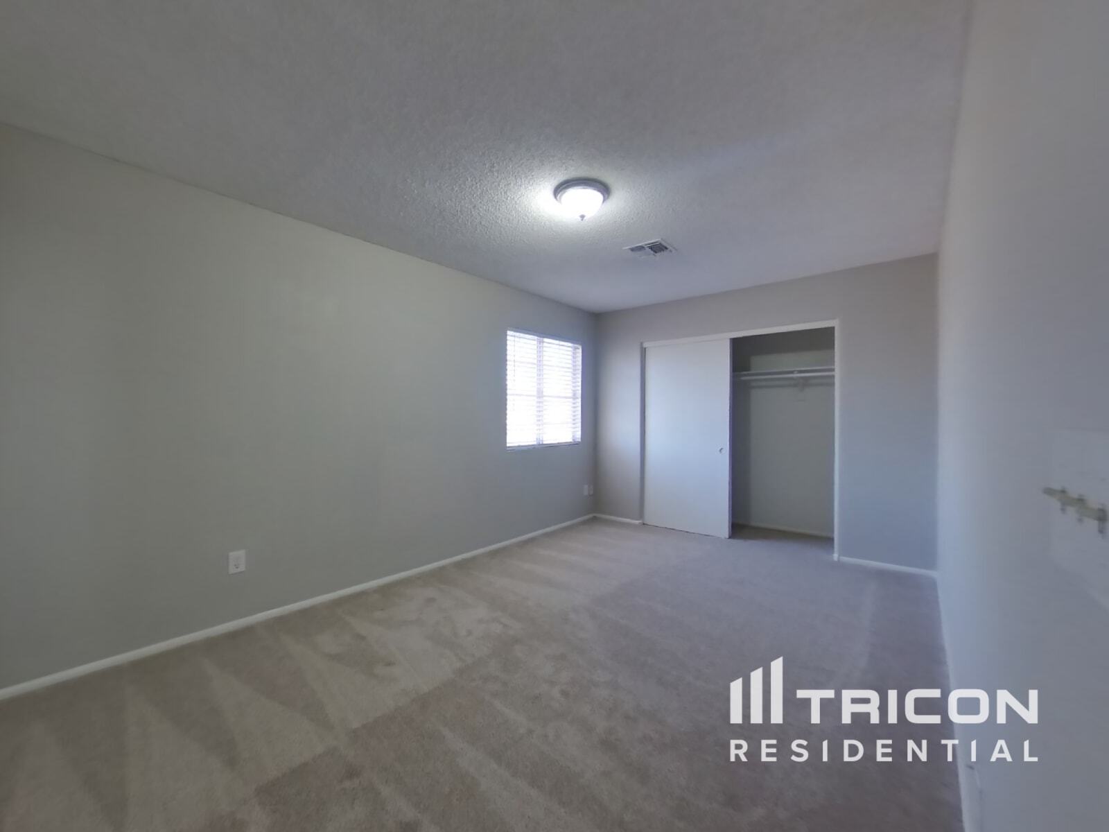 Building Photo - 8602 W Sells Dr