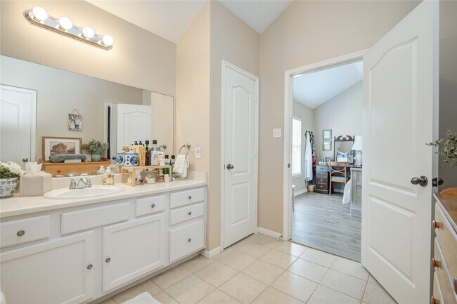 Building Photo - 17231 Hollow Sands Ct
