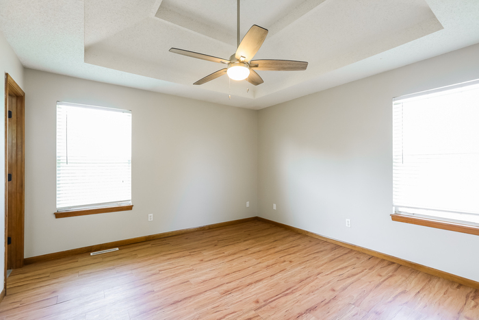 Building Photo - 1303 Magnolia Dr