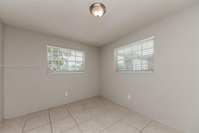 Building Photo - 2220 NW 44th Ave