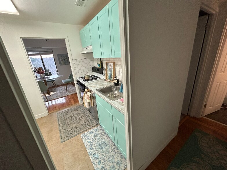 Building Photo - 2500 S Manchester St