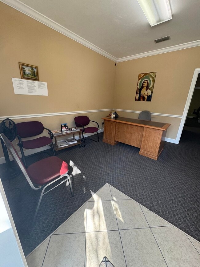 Building Photo - 2709 Killarney Way