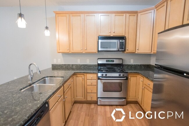 Building Photo - Stunning Condo Unit In Excellent SLC Locat...