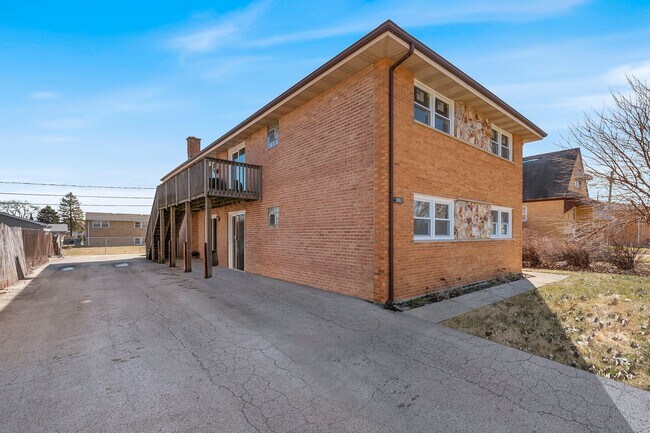 Building Photo - 7653 Roberts Rd