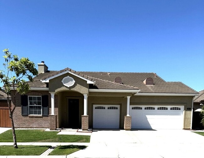 Primary Photo - Gorgeous turn key 3 bedroom house