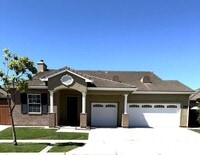 Building Photo - Gorgeous turn key 3 bedroom house