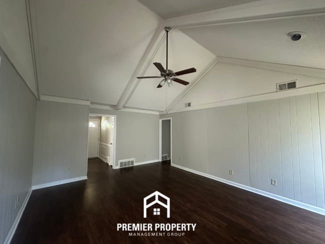 Building Photo - 5376 Stardust Dr