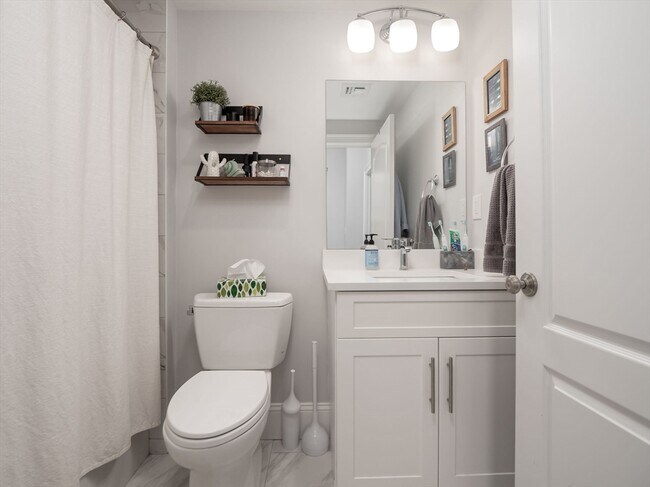 Building Photo - 45 L St