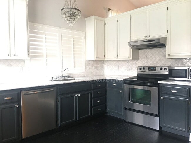 Building Photo - 3746 Pheasant Ct