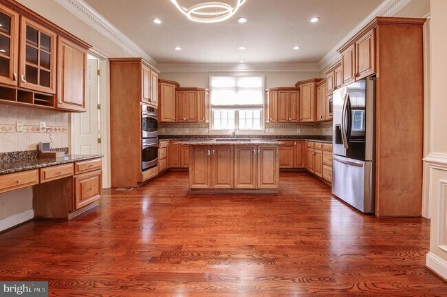 Building Photo - 4303 Evergreen Ln