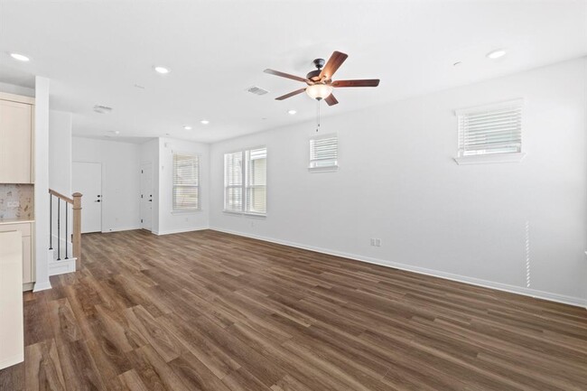 Building Photo - 2725 Woodall Dr