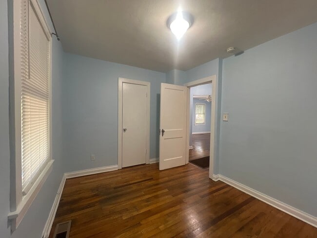 Building Photo - SHERWOOD FOREST