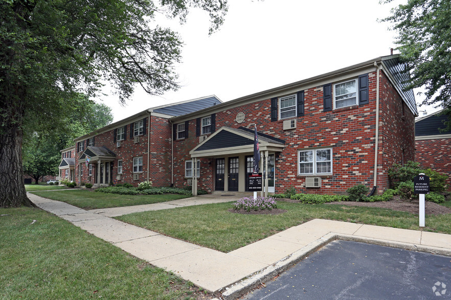 Building Photo - Concord Court Apartments