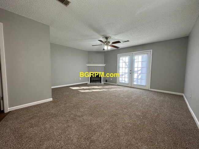 Building Photo - 2 BD, 1 1/2  BA, townhome in Sherwood