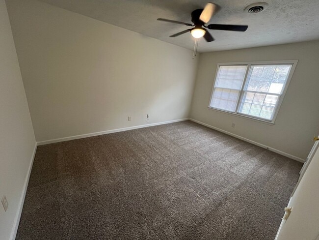 Building Photo - Oconee County Duplex