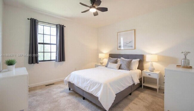 Building Photo - 1141 SW 6th Ct