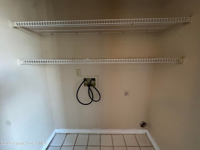 Building Photo - 7667 N Wickham Rd